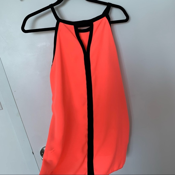 Neon pink top - Picture 2 of 2